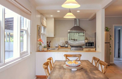 Central Mudgee Cabaña | The Little White Cottage Country Elegance Near CBD