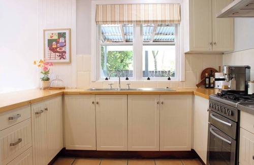 Central Mudgee Cabaña | The Little White Cottage Country Elegance Near CBD