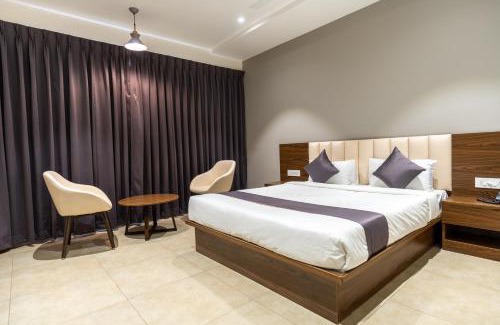 Kolhapur Hotel | The Living Hub Hotel, Kolhapur- Walkable From Central Bus Station