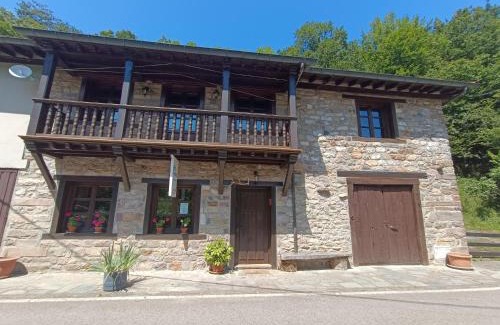 Los Tojos Casa | The living mountain - SAJA - CASONA RURAL