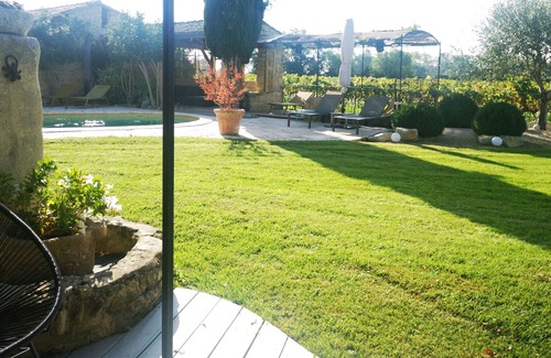 Violes Otro | La casa de carácter -Mas lagarto en la Provenza, piscina, en los viñedos