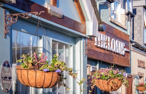 Troon Cabaña | The Loans Inn Cottage
