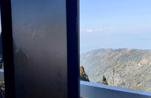 Darjeeling Cama Y Desayuno | The Local Tribe Homestay Cafe & Hostel