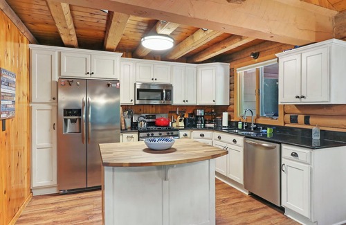 Fontana Casa | The Lodge at Geneva Lake |Golf Cart |Impressive Log Cabin |Deck |Abbey Springs Resort |Beach |Pools