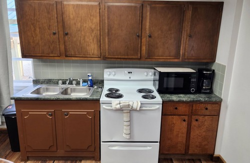 Kimball Apartamento | The Lodge 1st Floor 1-bedroom/Kitchen apartment with AC and WiFi in Kimball