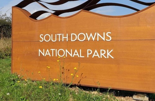 Worthing Casa | The Lodge, A cosy, quality Bungalow near the South Downs National Park.
