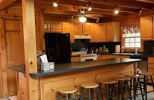 Jim Thorpe Cabina | The Lodge at Bear Creek Lake/Your Log Cabin Escape