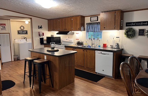 Tellico Plains Casa | The Lodge at Coker Creek 2 Mountain View--Hot Tub! NEW LISTING!