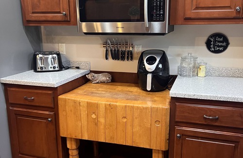 Tellico Plains Cabina | The Lodge at Coker Creek - Main Lodge - NEW LISTING! Mountain View Log Cabin