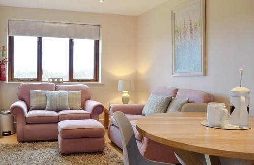 Pershore Cabaña | The Lodge at Elmley Meadow