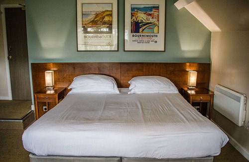 Bournemouth Cabina | The Lodge at Meyrick Park