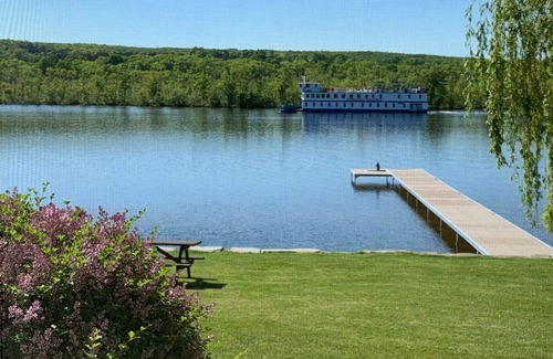 Quinte West Casa | The Lodge at Richardson Point