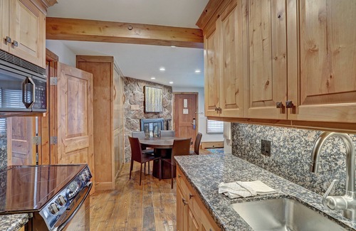 Vail Apartamento | The Lodge at Vail 2 BR Condo in the Heart of Vail by RedAwning - Save 20% on 7+ Nights!