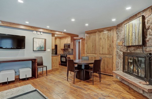 Vail Apartamento | The Lodge at Vail 2 BR Condo in the Heart of Vail by RedAwning - Save 20% on 7+ Nights!