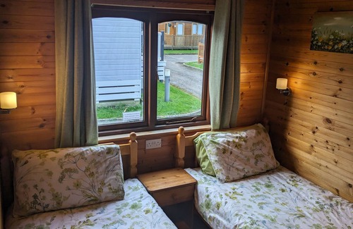 New Forest District Cabina | The Lodge By The Lake, Parque de vacaciones Shorefield
