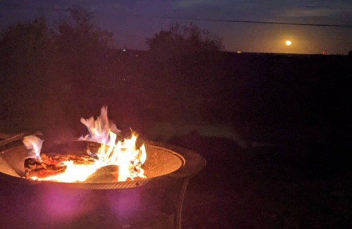 Mountain View Cabaña | " The Lodge" Cottage on edge of town w/ Scenic View