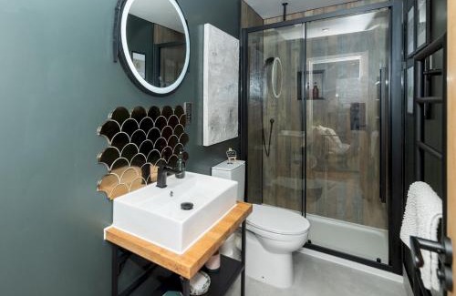 Caversham Casa | The Lodge - Elegant Comfort in a Peaceful Setting