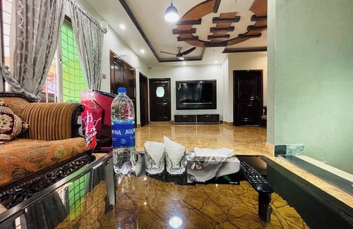 Muzaffarabad Hotel | The Lodge Guest House