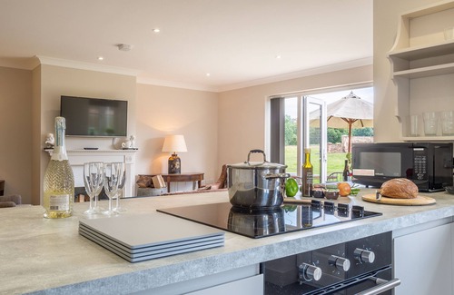 King's Lynn Apartamento | The Lodge is a beautifully finished, single-storey home offering modern and stylish holiday accommod