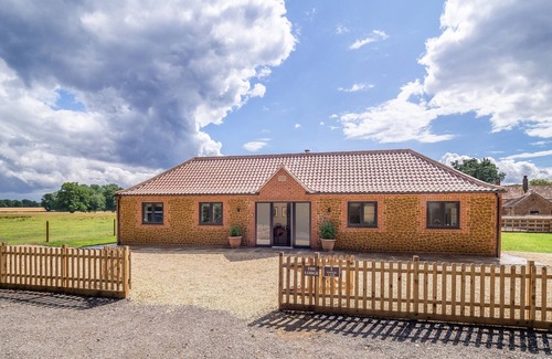 King's Lynn Apartamento | The Lodge is a beautifully finished, single-storey home offering modern and stylish holiday accommod