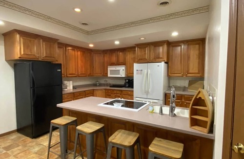 Warsaw Casa | The Lodge - Large Rental