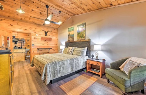 Bryson City Cabina | The Lodge Nantahala River Bryson city, North Carolina. Suite #1