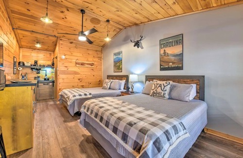 Bryson City Cabina | The Lodge Nantahala River Bryson city, Nc. Suite #2 The Nantahala , Bryson city