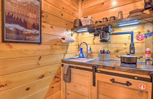 Bryson City Cabina | The Lodge Nantahala River. Bryson city, North Carolina. Suite # 9
