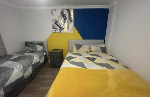 Portswood Casa | The Lodge on Lodge Road (Rayanara)