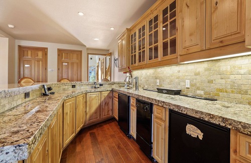 North Upper Truckee Cabina | The Lodge on Oaxaco - Epic Man Cave / Billiard Room
