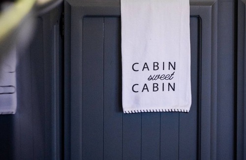 Cascade Cabina | The Lodge on Shore Drive