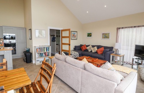 Dunragit Cabaña | THE LODGE, pet friendly, character holiday cottage in Glenluce