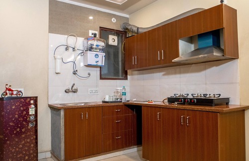 Gurugram Apartamento | The Lodgers Two BHK serviced Apartment