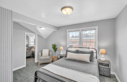 Middlebury Casa | The Loft 3BR Apartment with Scenic Deck