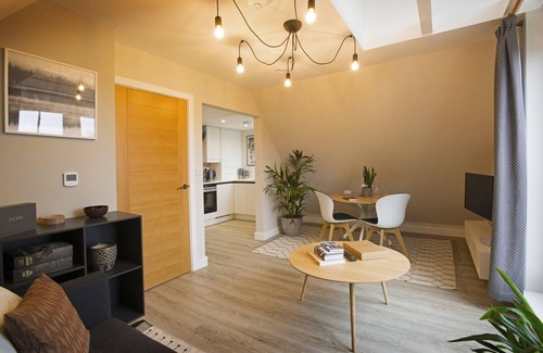 Canterbury Apartamento | The Loft es un fabuloso apartamento de 1 cama, a un paseo del centro de la ciudad con estacionamiento.