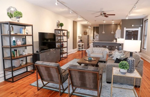 Bellefontaine Apartamento | ★ Loft ultra lujoso en el centro: perfecto para viajeros médicos y de negocios ★