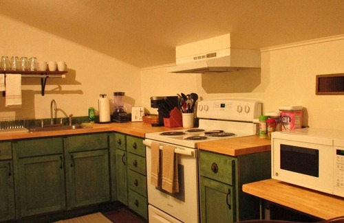 Hot Springs Casa | The Loft at Aspen Pine with Wi-Fi, AC in wonderful Hot Springs