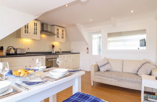 Portmellon Cabaña | The Loft at Beach House