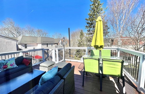 Queens Square Casa | The Loft at Charlotte's Rose