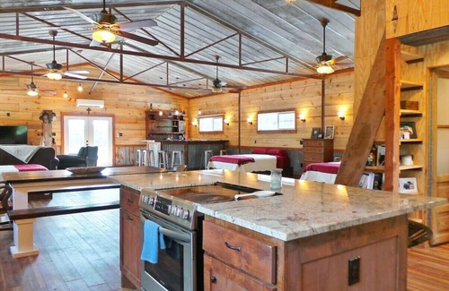 Bryan Casa | The Loft at Lucky Eagle ~ Aggieland Alquileres vacacionales