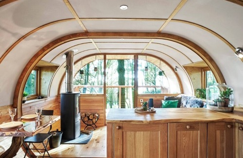 Putsborough Casa | The Loft at Pickwell Manor- A unique and wonderful treehouse with an ocean view