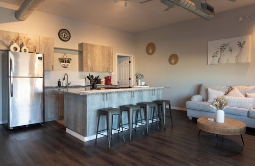 Chelsea Apartamento | The Loft on Main. Cozy 2-bedroom apartment in Chelsea with all the amenities.