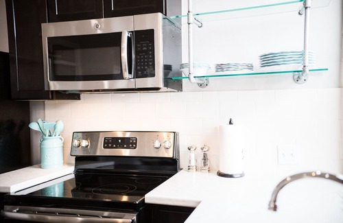 Claude Apartamento | The Lofts Downtown: Studio B, hermoso y moderno estudio Loft en el centro de Claude