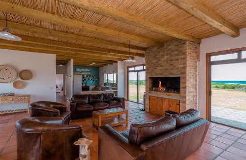 Pearly Beach Casa | The Log House