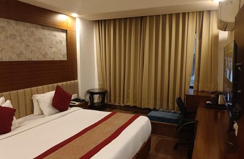 Mahipalpur Hotel | The Lohmod-A Business Hotel on Main Highway NH-8, Adjacent to Aerocity, Delhi Airport