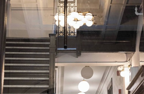 Shaughnessy Village Apartamento | The London – 3-Bedroom, 1.5-Bath Apartment in Downtown Montreal with Parking