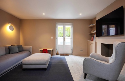 Hackney Casa | The London Fields Family Retreat, by Veeve