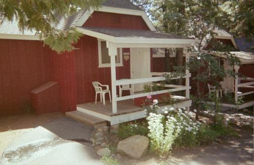 Long Barn Cabina | The Long Barn Lodge