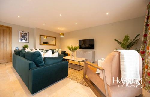 Knowl Hill Casa | The Lookout - 2 Bedroom Annex With Parking