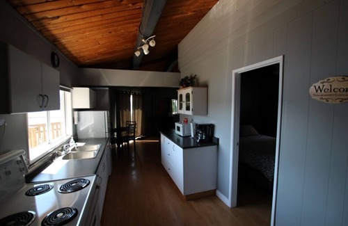 Blind Bay Cabina | El puesto de observación es una cabaña acogedora en Blind Bay Hideaway en la hermosa Sunny Shuswap